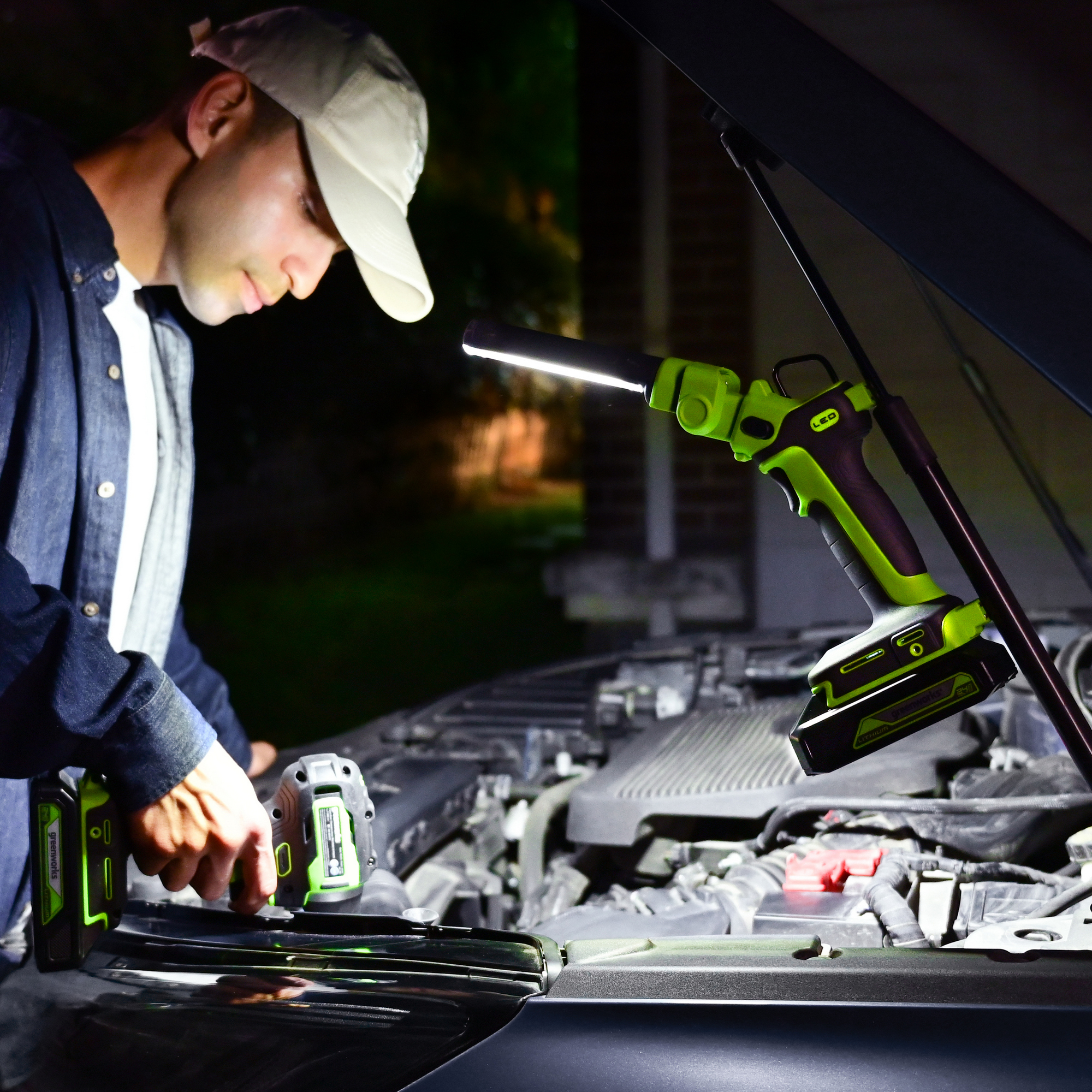 Рабочий аккумуляторный LED-фонарь 2-в-1 со сменными плафонами (650 Лм) Greenworks 24V G24UL 3503707, без АКБ и ЗУ