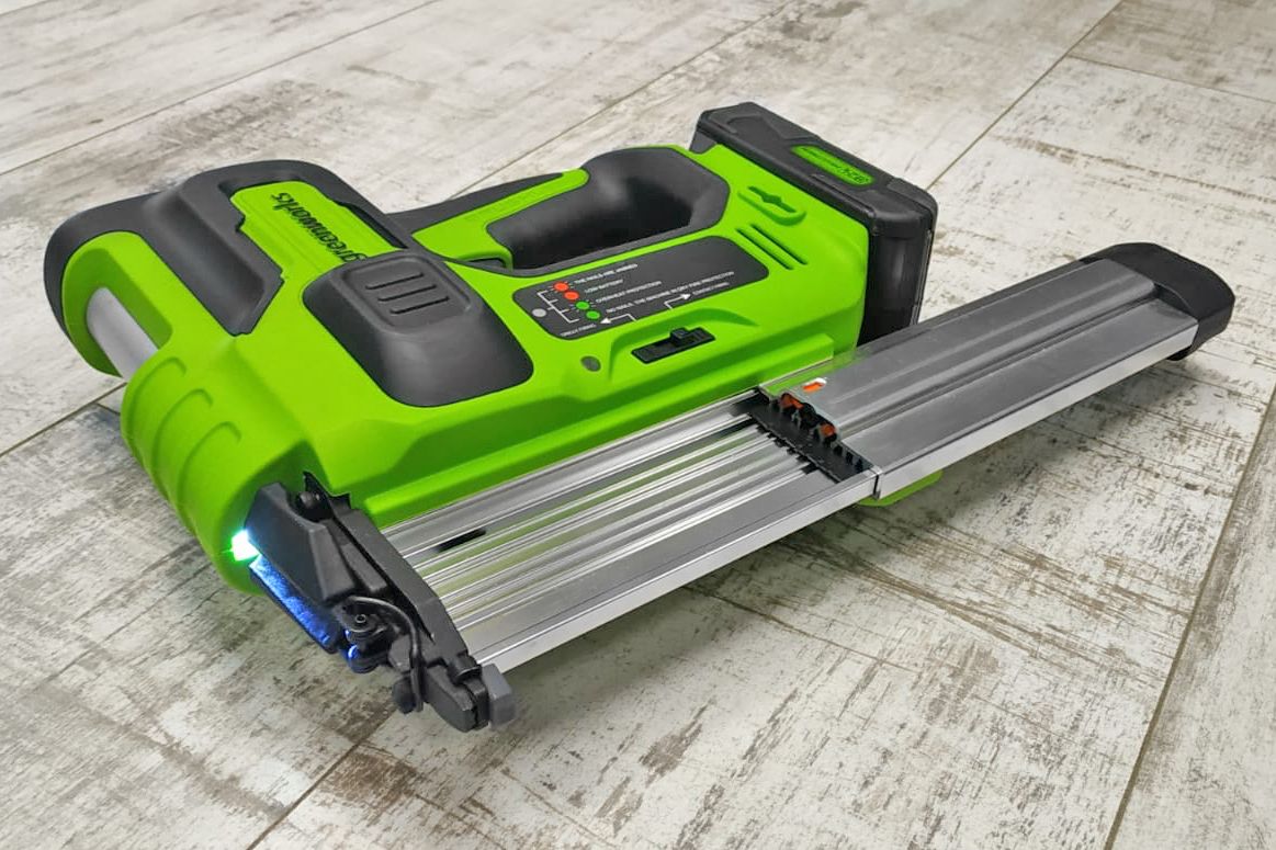 Гвоздезабивной пистолет (нейлер) аккумуляторный Greenworks 24V GD24BN 3400707, бесщёточный, без АКБ и ЗУ