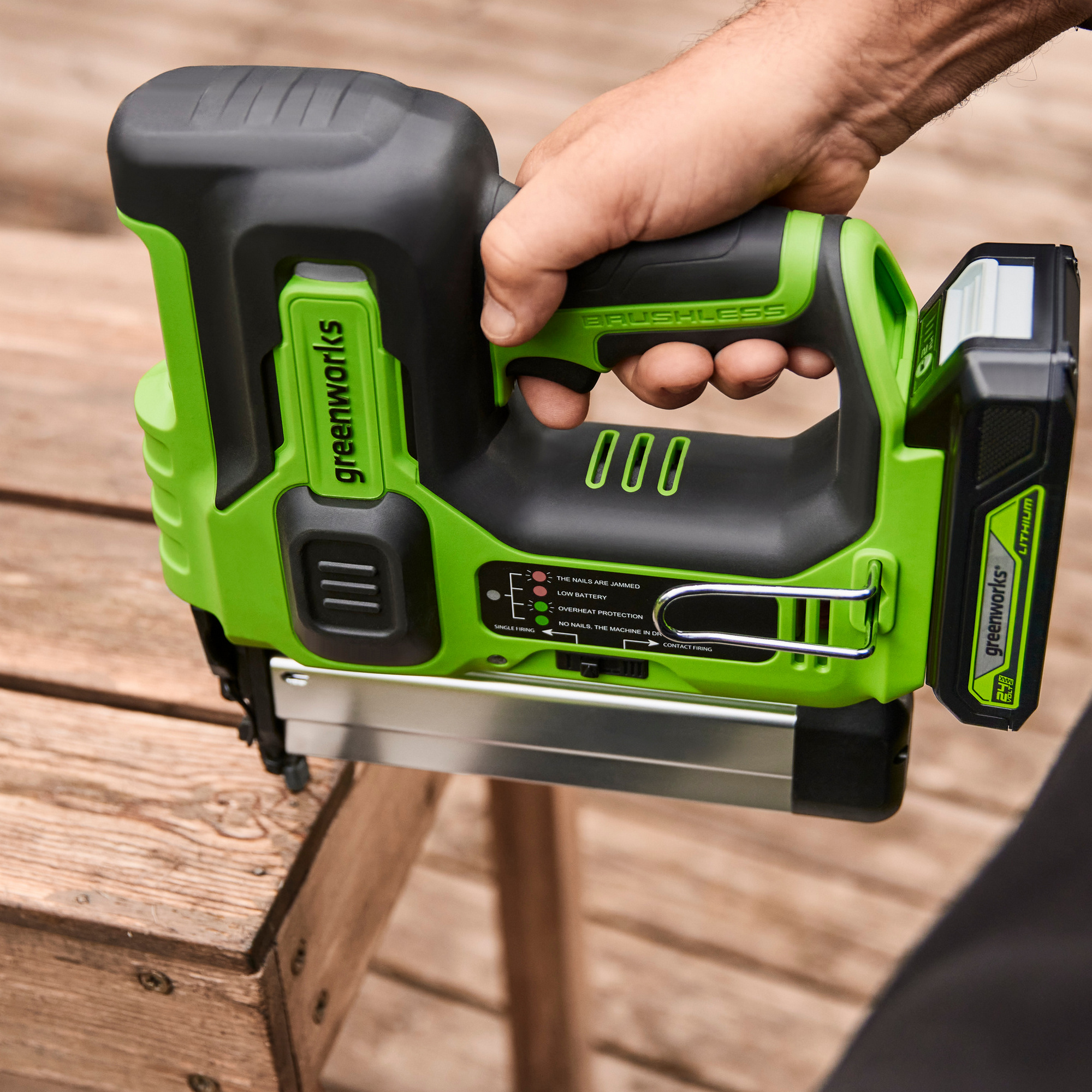 Гвоздезабивной пистолет (нейлер) аккумуляторный Greenworks 24V GD24BN 3400707, бесщёточный, без АКБ и ЗУ
