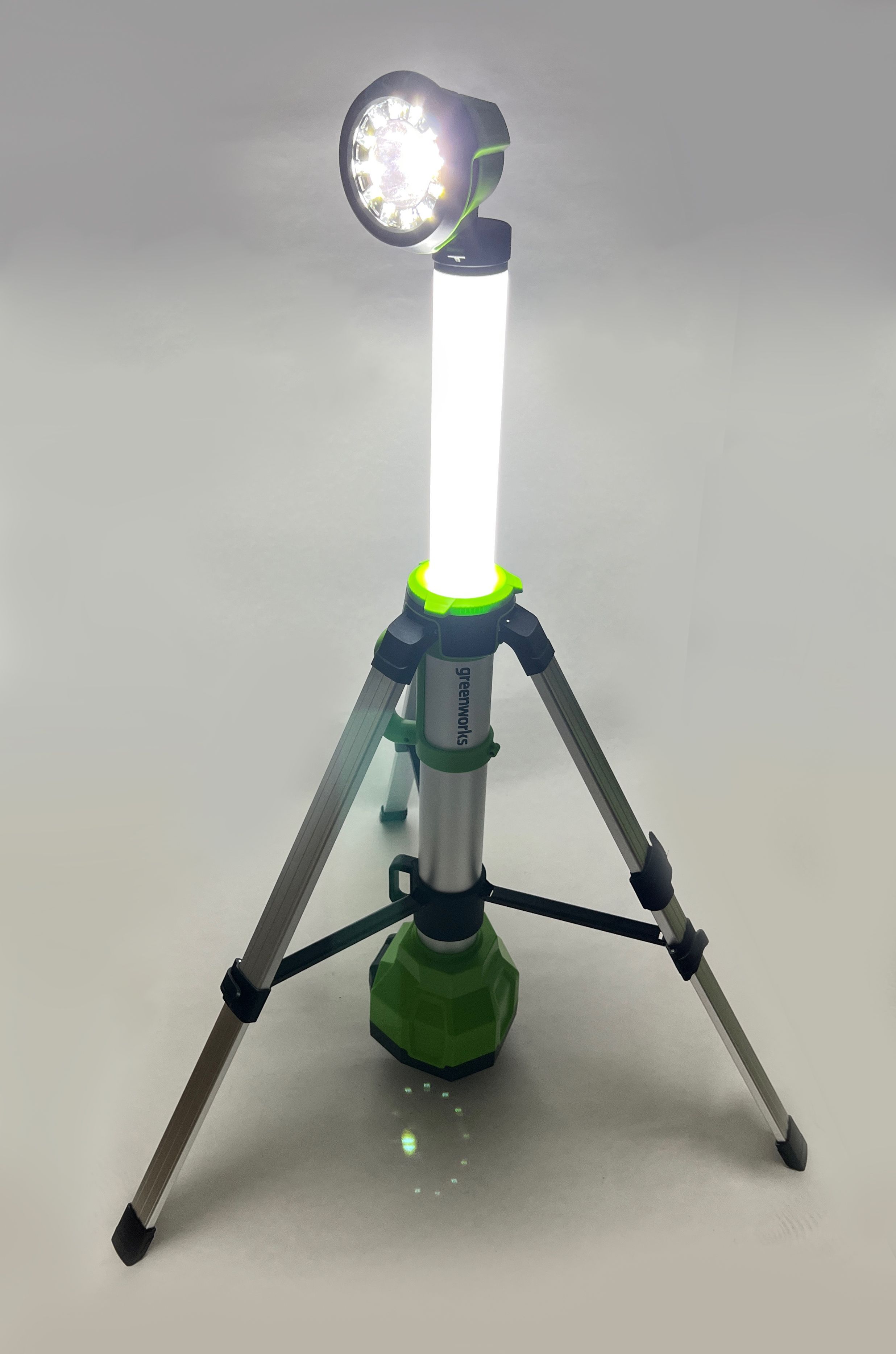Мачта светодиодная осветительная 2-в-1 (2200 лм) аккумуляторная Greenworks 24V 3401107, без АКБ и ЗУ