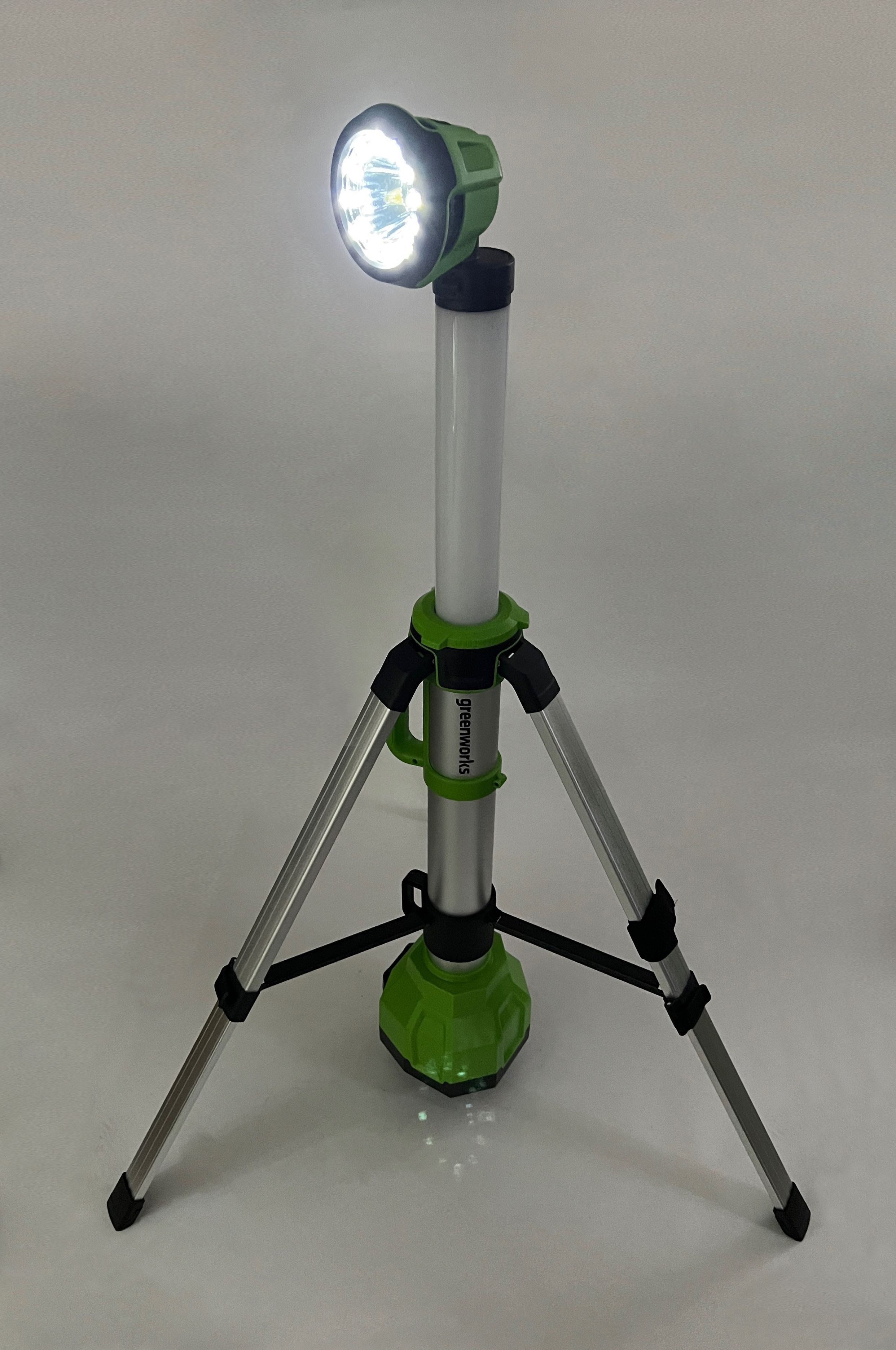 Мачта светодиодная осветительная 2-в-1 (2200 лм) аккумуляторная Greenworks 24V 3401107, без АКБ и ЗУ