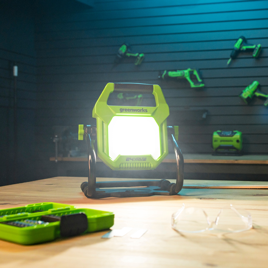 Прожектор светодиодный (2000 лм) аккумуляторный Greenworks 24V G24WL 3401307, без АКБ и ЗУ
