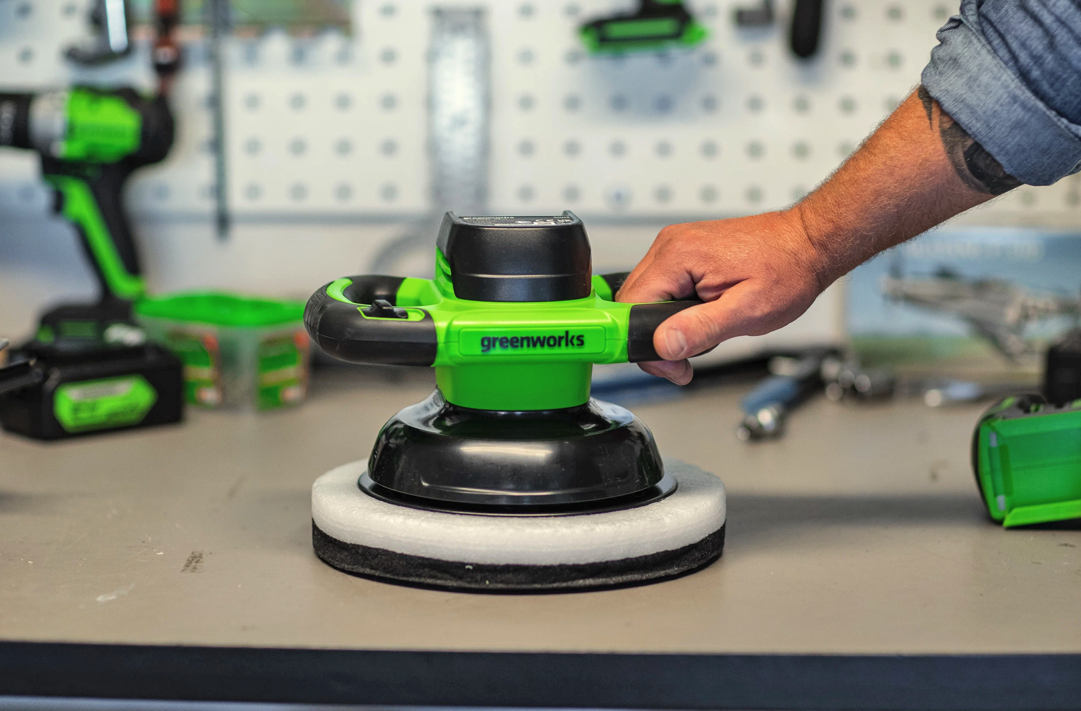 Полировальная машина аккумуляторная Greenworks 24V G24BU10 3502107, без АКБ и ЗУ