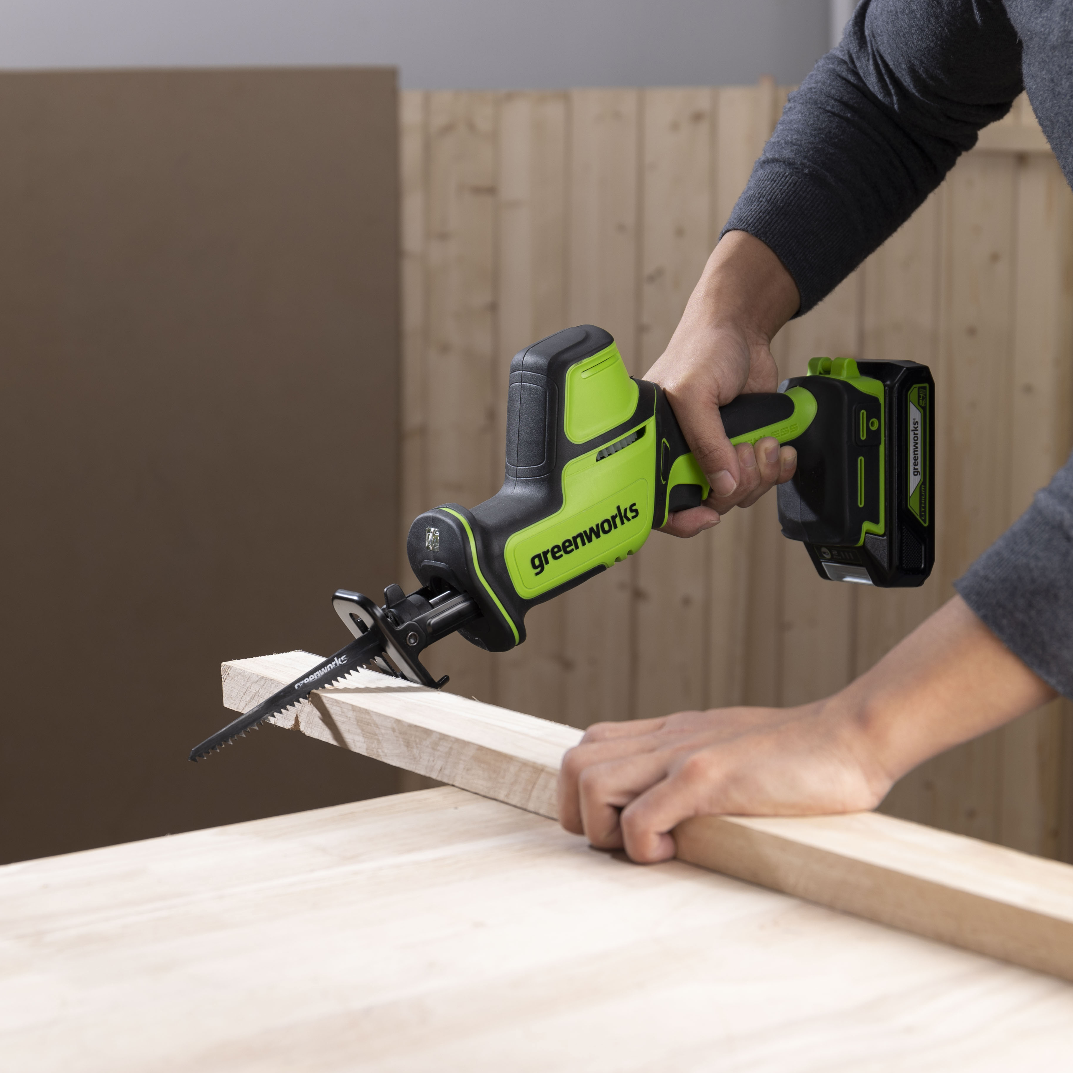 Пила сабельная компактная аккумуляторная Greenworks 24V GPT-CRS-25 1200507, бесщеточная, без АКБ и ЗУ