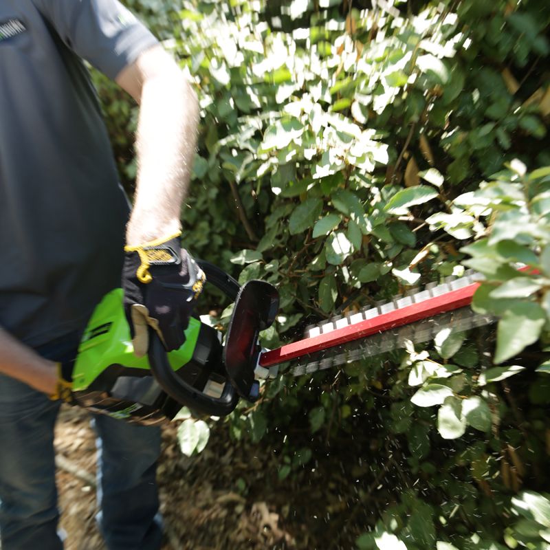 Кусторез аккумуляторный 60 см Greenworks 80V GD80HT, бесщёточный, с АКБ на 4 А*ч и ЗУ