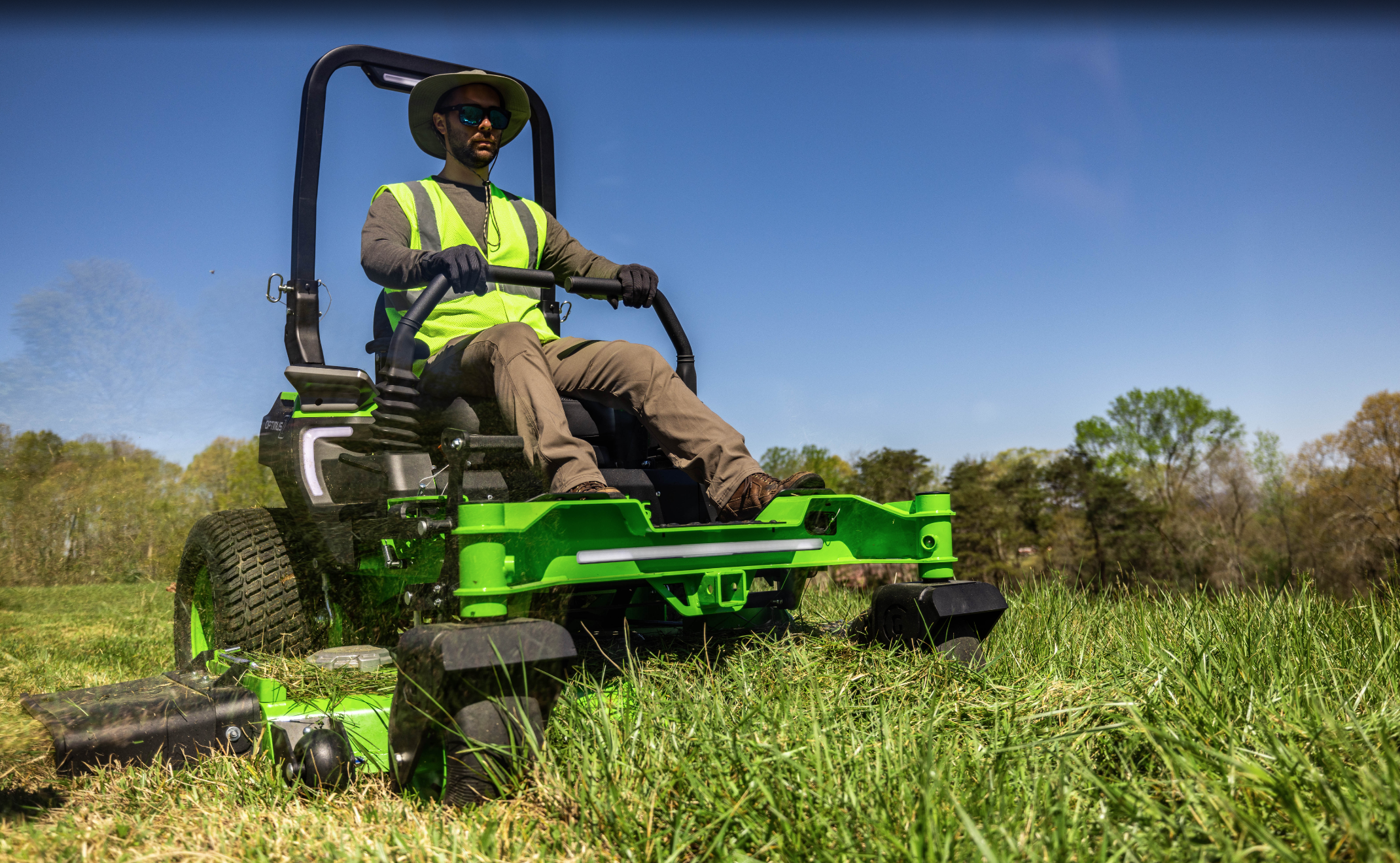 Райдер садовый 152 см с нулевым радиусом разворота аккумуляторный Greenworks 82V ZTC152 7405107, бесщеточный, с АКБ 24 кВтч