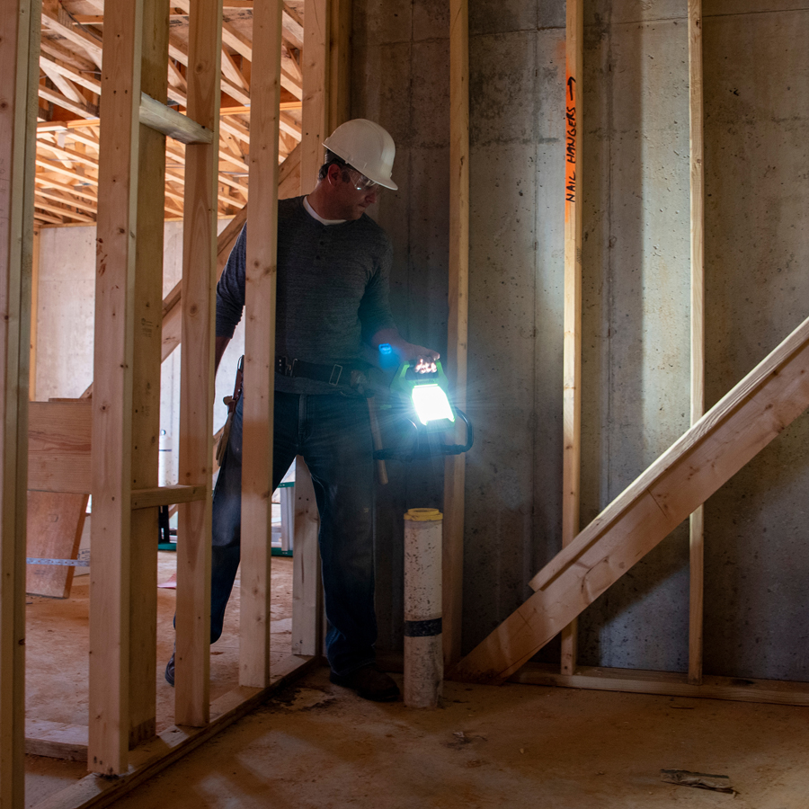 Прожектор светодиодный (2000 лм) аккумуляторный Greenworks 24V G24WL 3401307, без АКБ и ЗУ