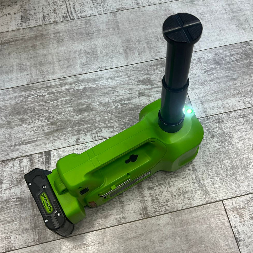 Домкрат автомобильный гидравлический аккумуляторный Greenworks 24V G24JACK 24V 3401407, без АКБ и ЗУ