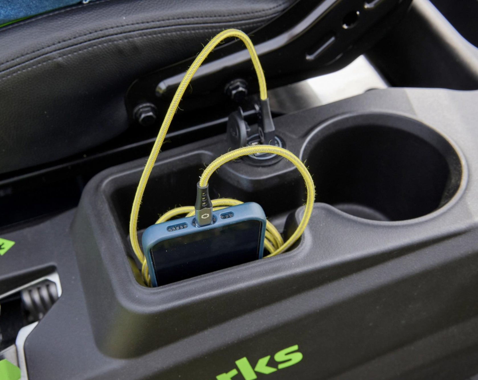 Газонокосилка аккумуляторная самоходная с сиденьем 107 см Greenworks Zero Turn CrossoverT GC82ZT107 82V 7404107, бесщеточная, без АКБ и ЗУ