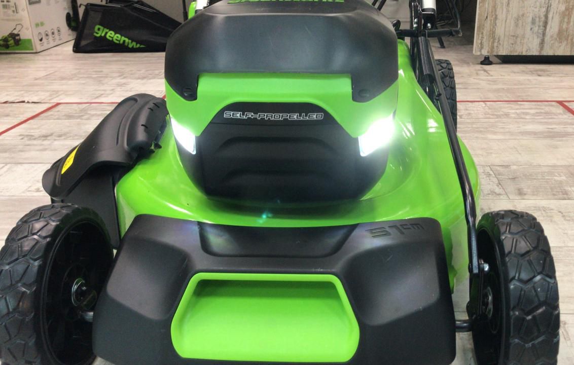 Газонокосилка самоходная, аккумуляторная 51 см Greenworks  60V GD60LM51SP 2514307, бесщеточная, без АКБ и ЗУ