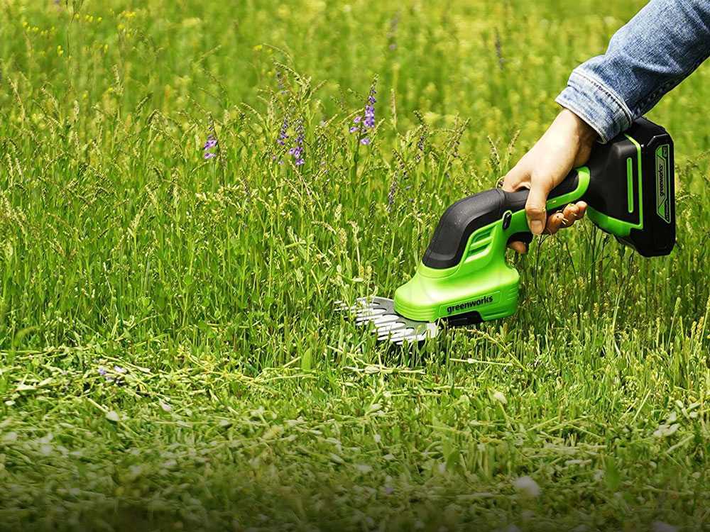 Садовые ножницы-кусторез аккумуляторные Greenworks 24В G24SHT 1600607, без АКБ и ЗУ