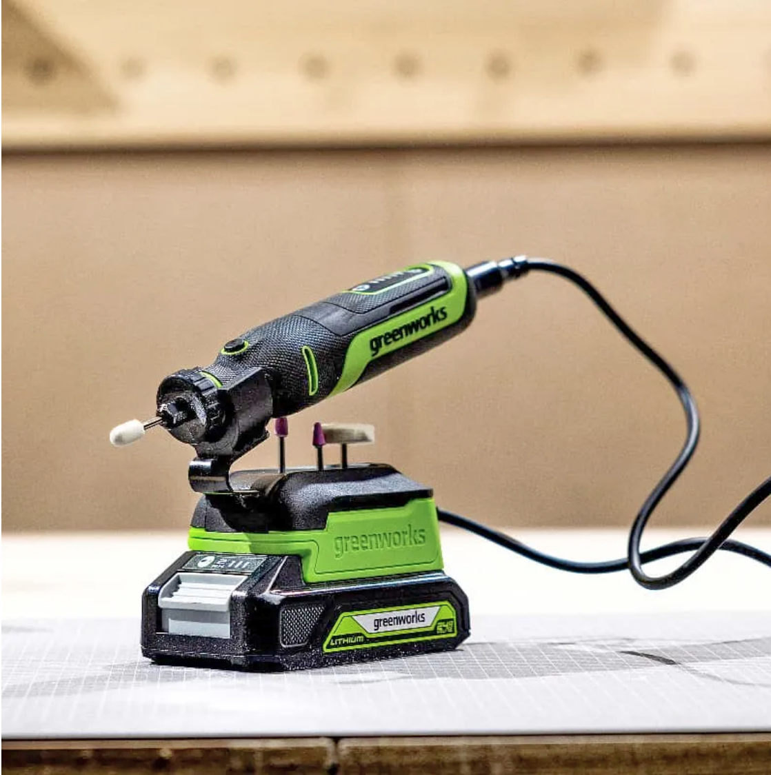 Гравёр аккумуляторный Greenworks G24RT 24V 3200807, бесщеточный, с базой и оснасткой (52 шт), без АКБ и ЗУ