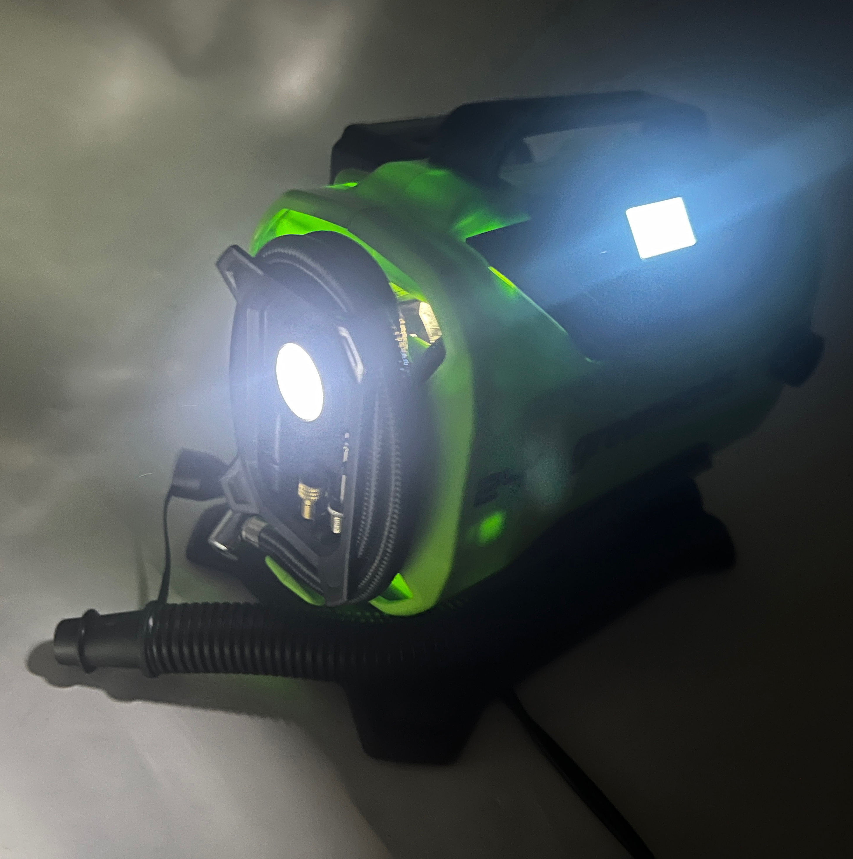 Компрессор автомобильный аккумуляторный Greenworks 24V/12V ACG301 3400807, без АКБ и ЗУ