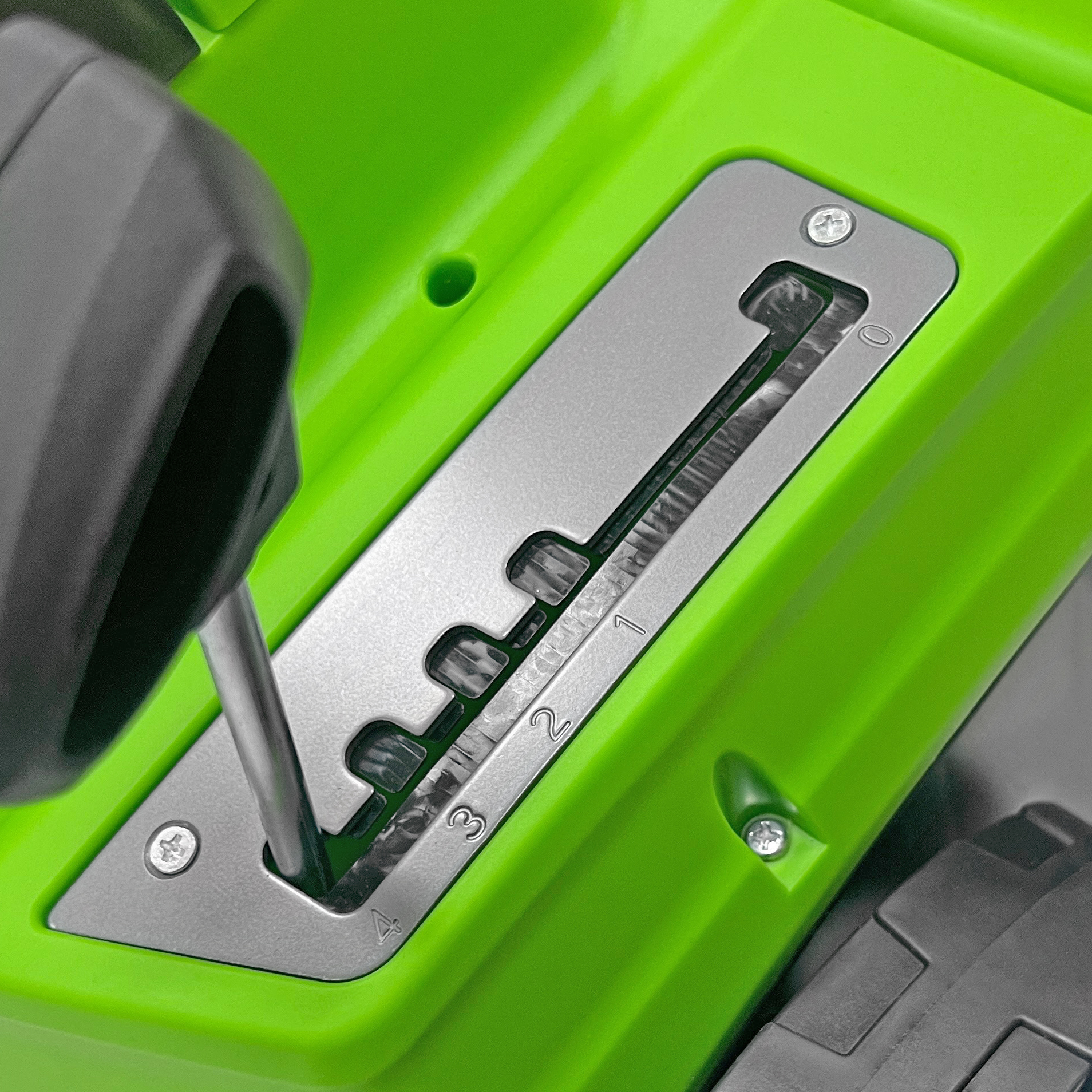 Аэратор-скарификатор 38 см аккумуляторный Greenworks 40V GD40SC38II 2517607, бесщеточный, без АКБ и ЗУ