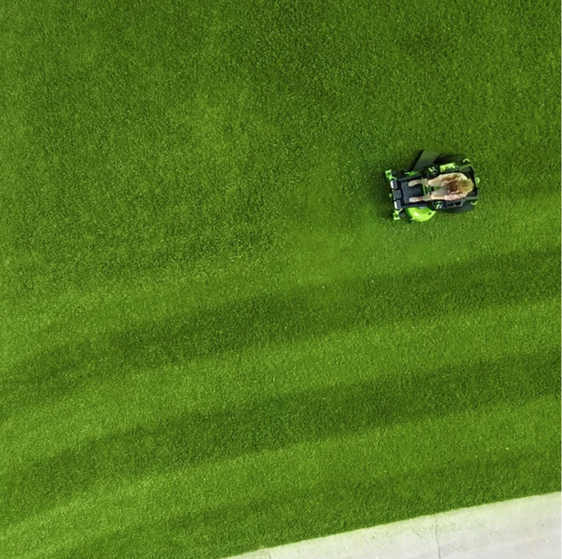 Газонокосилка аккумуляторная самоходная с сиденьем 107 см Greenworks Zero Turn CrossoverT GC82ZT107 82V 7404107, бесщеточная, без АКБ и ЗУ