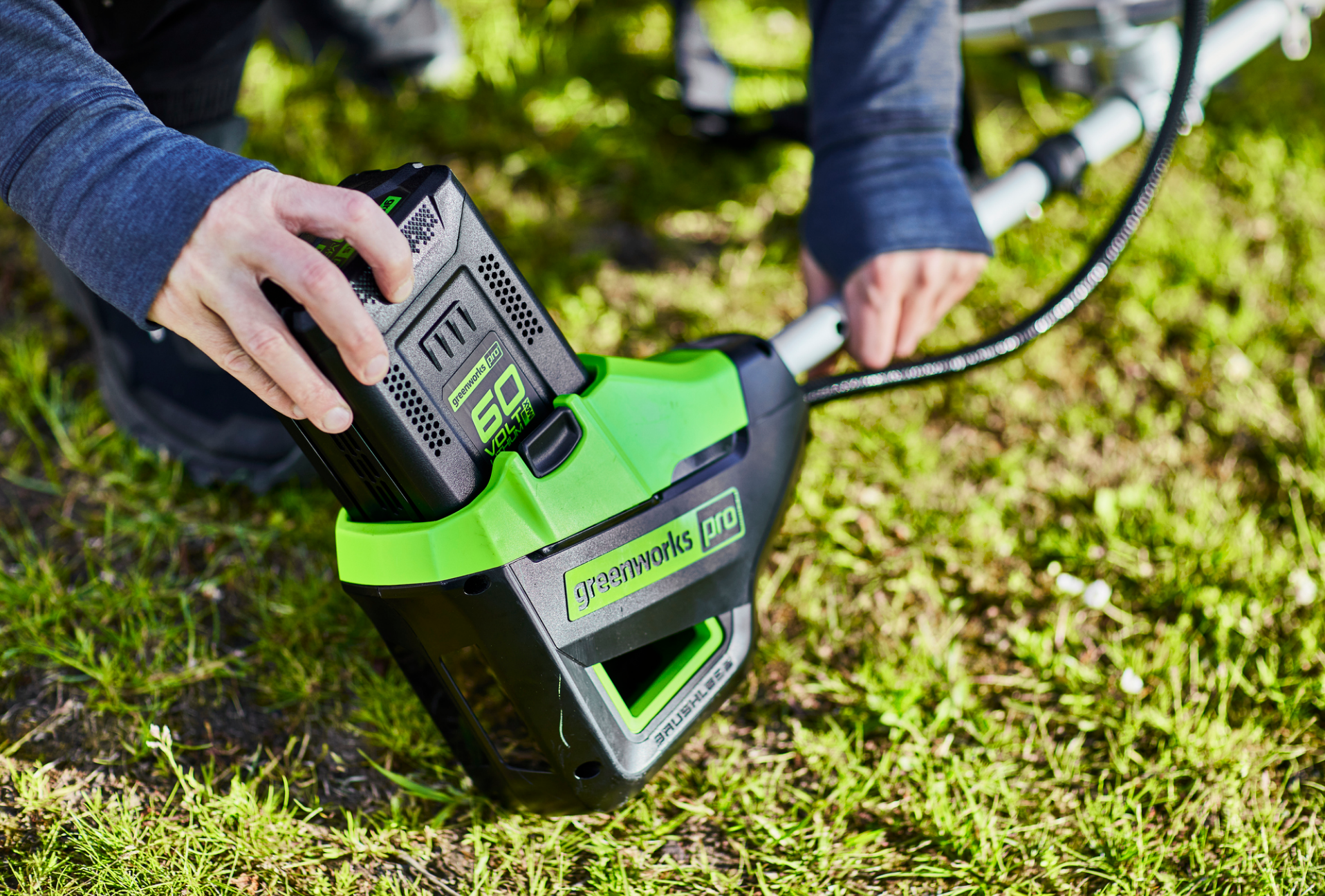 Триммер аккумуляторный 40 см с велосипедными ручками Greenworks 60V GD60BCB 2108407, бесщёточный, без АКБ и ЗУ