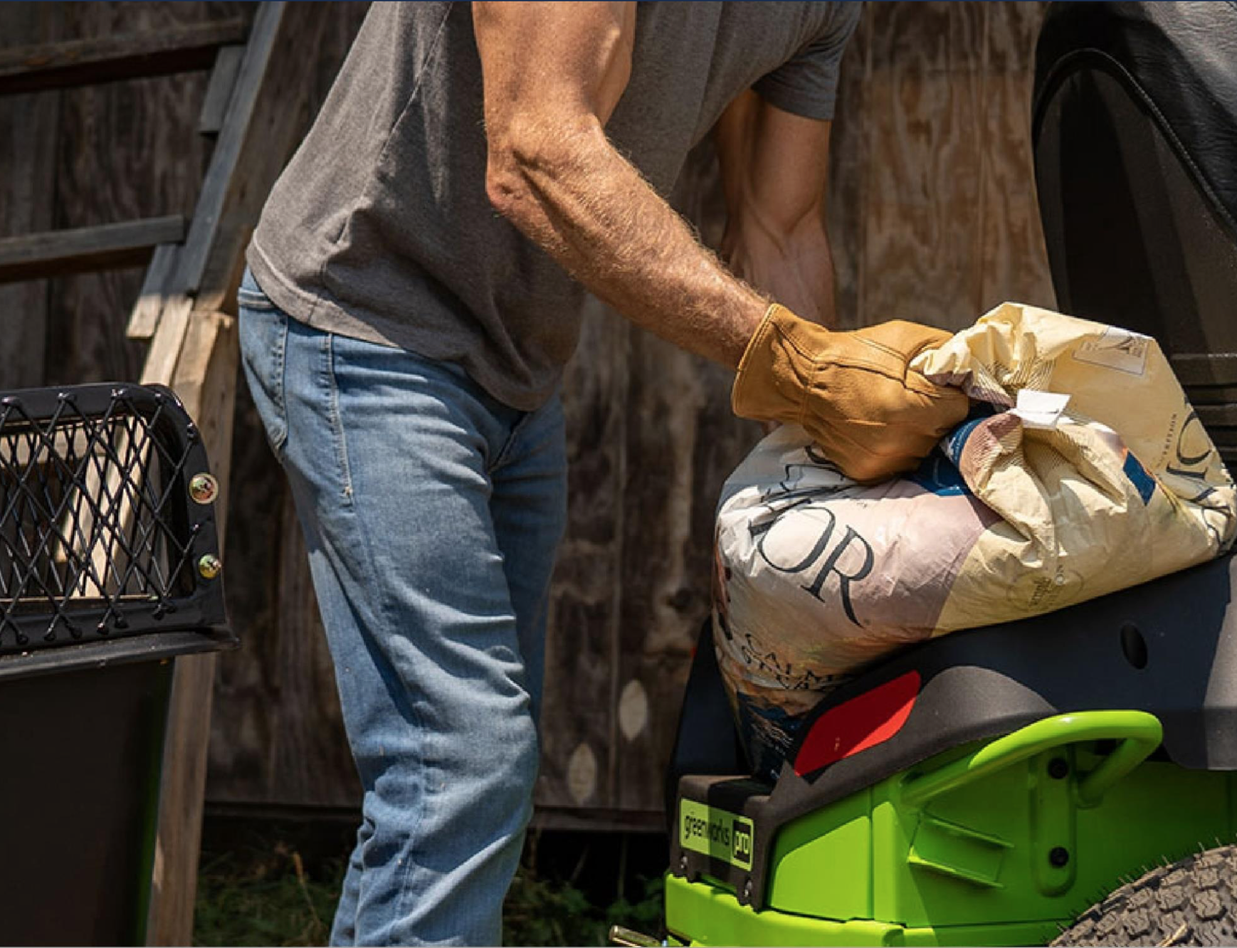 Газонокосилка аккумуляторная самоходная с сиденьем 107 см Greenworks CrossoverT GC82LT107 7404507 82V, бесщёточная, без АКБ и ЗУ