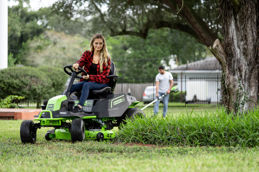 Газонокосилка аккумуляторная самоходная с сиденьем 107 см Greenworks CrossoverT GC82LT107 7404507 82V, бесщёточная, без АКБ и ЗУ