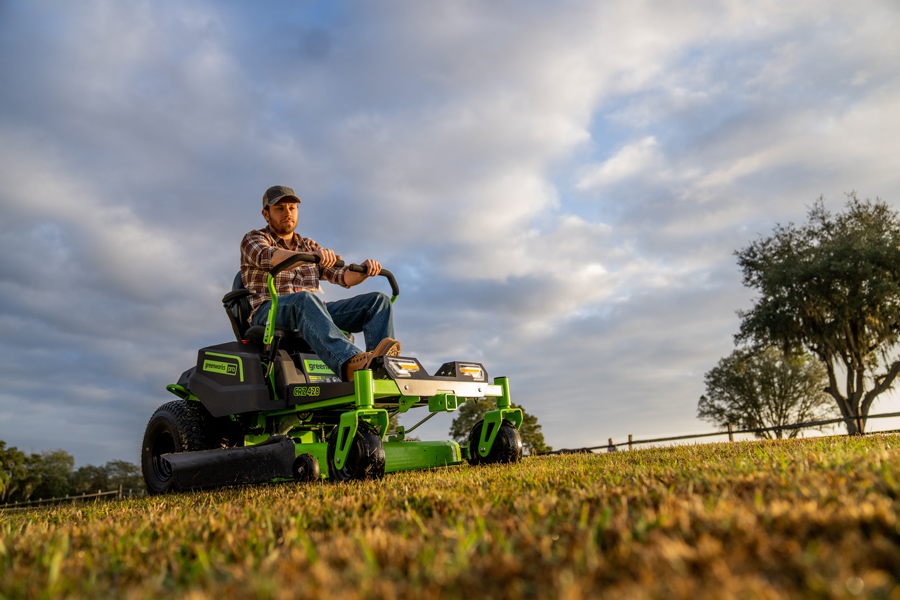 Газонокосилка аккумуляторная самоходная с сиденьем 107 см Greenworks Zero Turn CrossoverT GC82ZT107 82V 7404107, бесщеточная, без АКБ и ЗУ