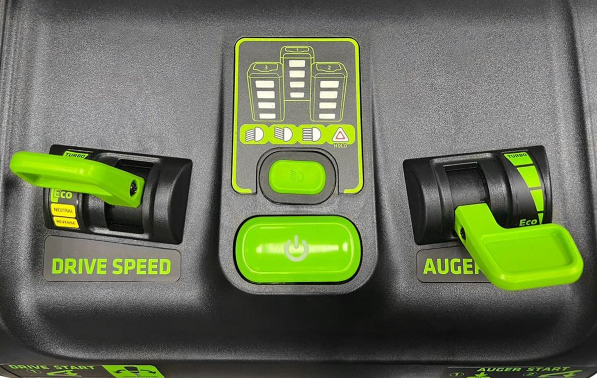 Снегоуборщик аккумуляторный самоходный 61 см Greenworks 82V Commercial GD82ST56 2602807, бесщёточный, без АКБ и ЗУ