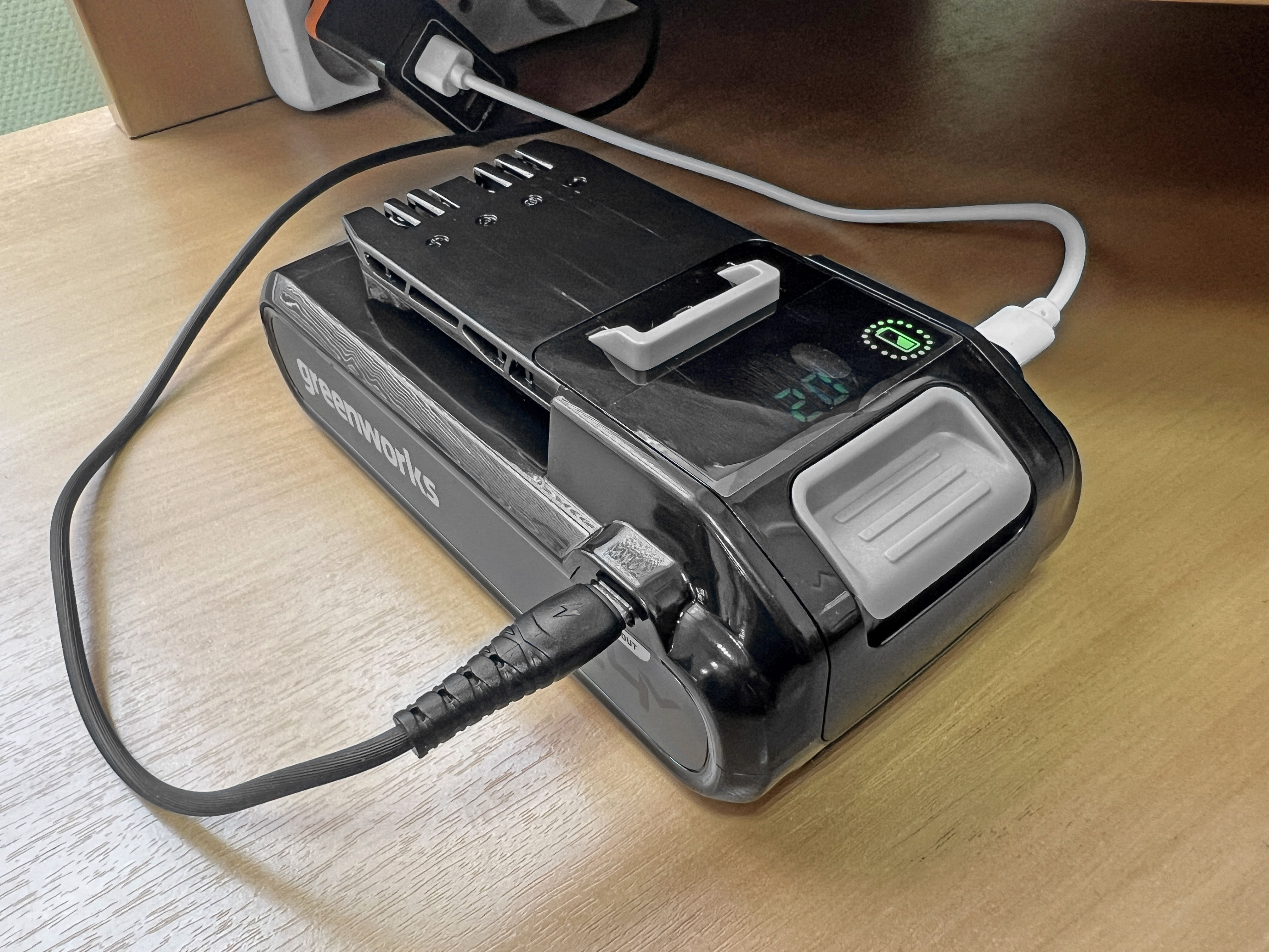 Аккумулятор с двумя USB-разъёмами Greenworks 4Ah 24V 2940407