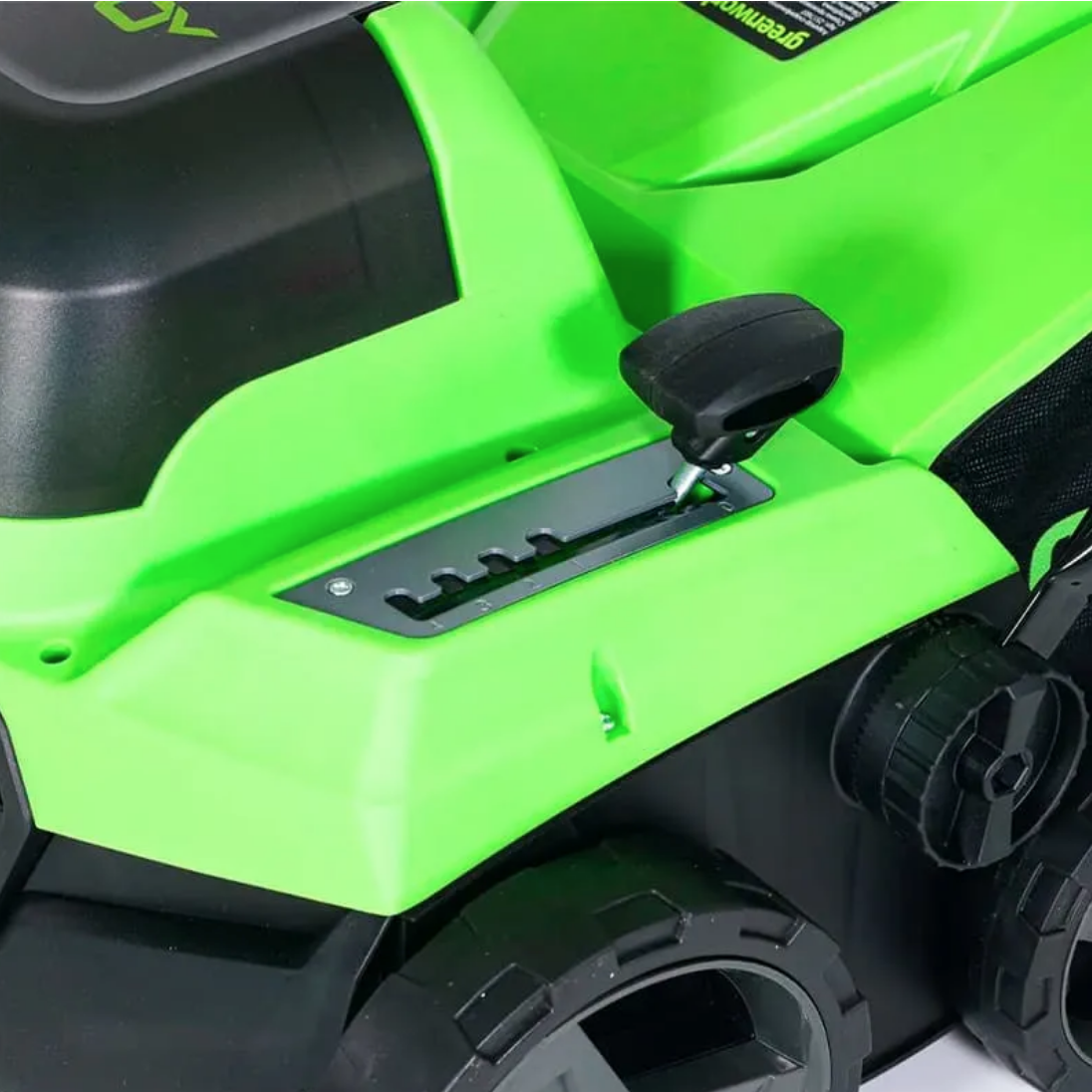 Аэратор-скарификатор 38 см аккумуляторный Greenworks 40V GD40SC38II 2517607, бесщеточный, без АКБ и ЗУ
