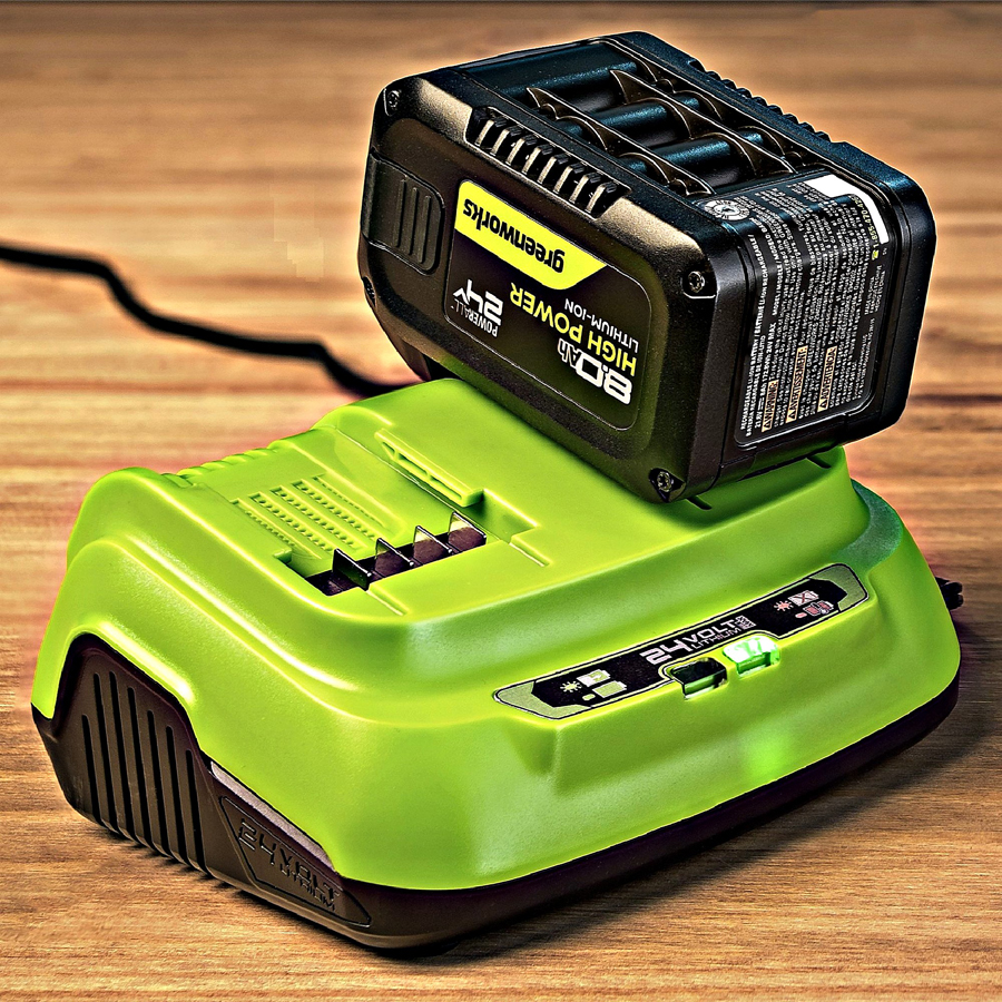 Ультрабыстрое двойное зарядное устройство (8 A) Greenworks 24V G24X2C8 2958807