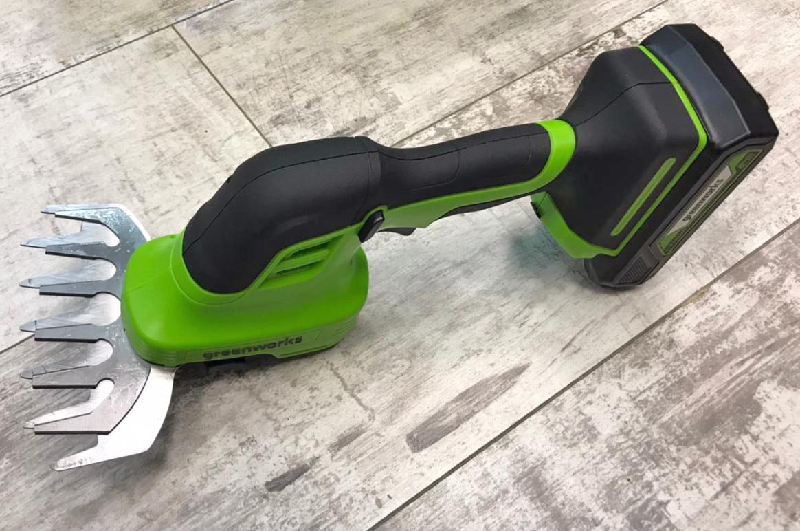 Садовые ножницы-кусторез аккумуляторные Greenworks 24В G24SHT 1600607, без АКБ и ЗУ