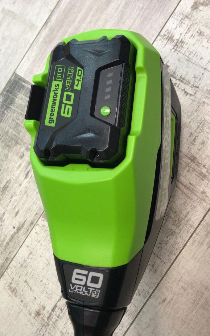 Триммер аккумуляторный 40 см Greenworks 60V GD60LT 2108307, бесщеточный, без АКБ и ЗУ