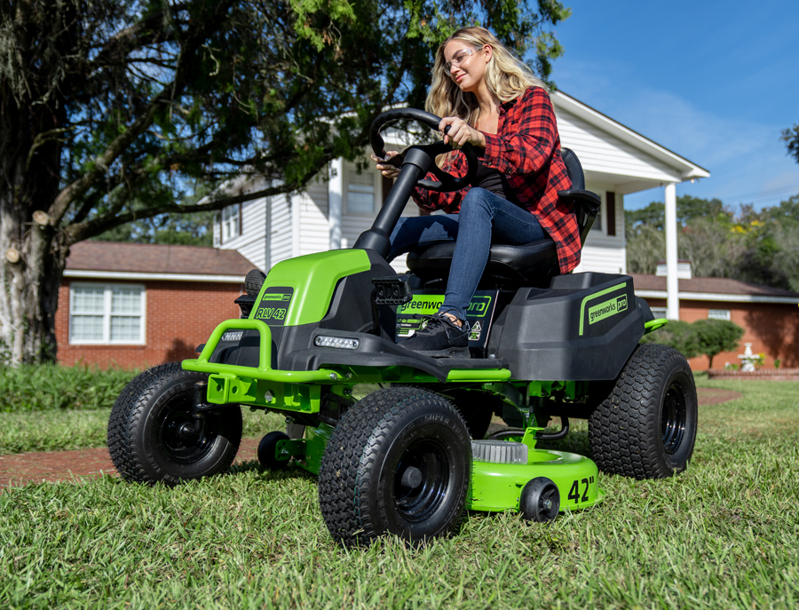 Газонокосилка аккумуляторная самоходная с сиденьем 107 см Greenworks CrossoverT GC82LT107 7404507 82V, бесщёточная, без АКБ и ЗУ