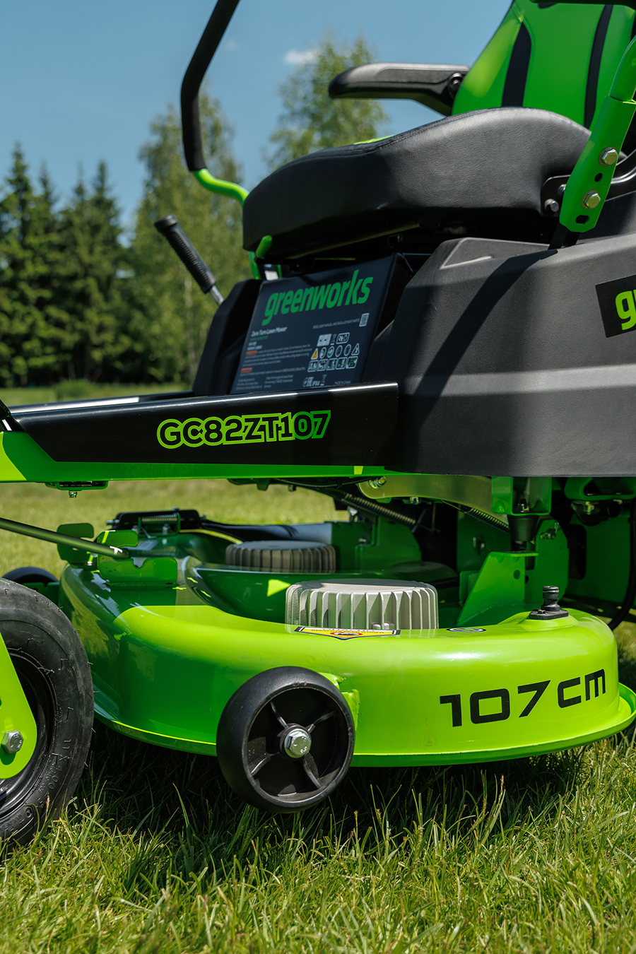 Газонокосилка аккумуляторная самоходная с сиденьем 107 см Greenworks Zero Turn CrossoverT GC82ZT107 82V 7404107, бесщеточная, без АКБ и ЗУ