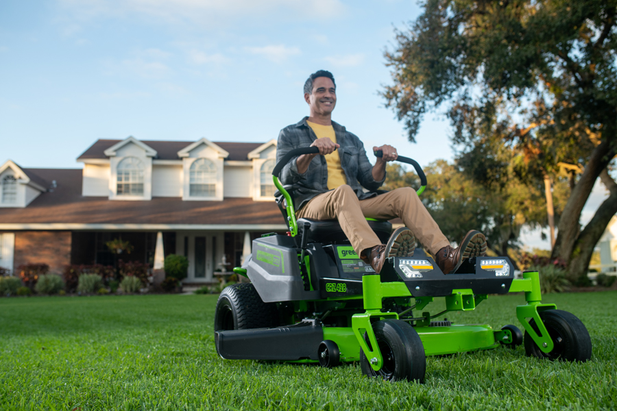 Газонокосилка аккумуляторная самоходная с сиденьем 107 см Greenworks Zero Turn CrossoverT GC82ZT107 82V 7404107, бесщеточная, без АКБ и ЗУ