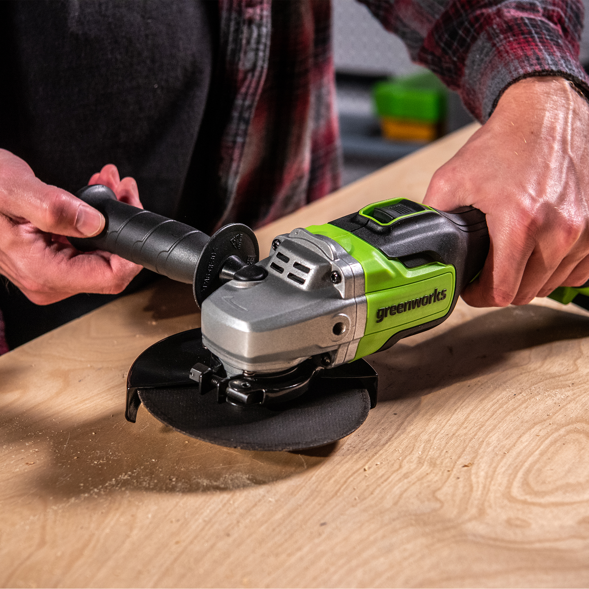 Угловая шлифмашинка (болгарка) 125 мм аккумуляторная Greenworks 24V GD24AG 3200207, бесщеточная, без АКБ и ЗУ