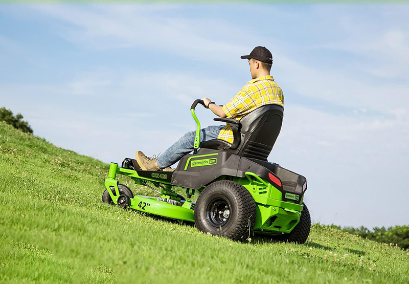 Газонокосилка аккумуляторная самоходная с сиденьем 107 см Greenworks Zero Turn CrossoverT GC82ZT107 82V 7404107, бесщеточная, без АКБ и ЗУ