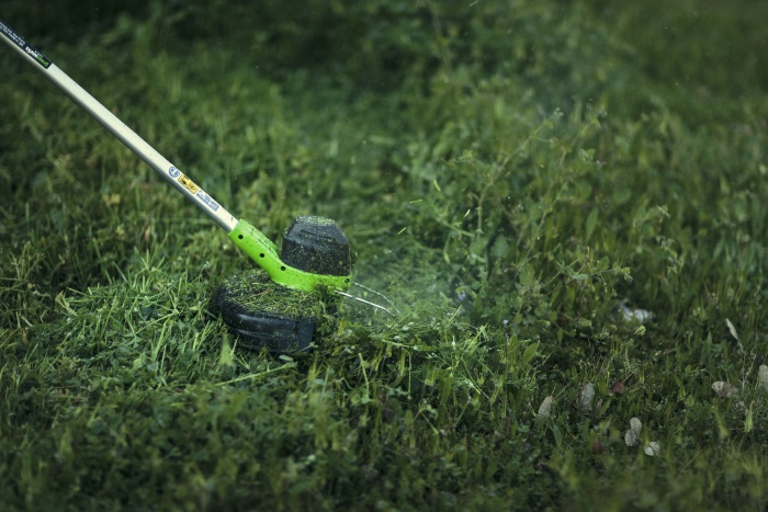 Триммер с велосипедными ручками аккумуляторный Greenworks 40 см 40V GD40BCB 2105707, бесщёточный, без АКБ и ЗУ