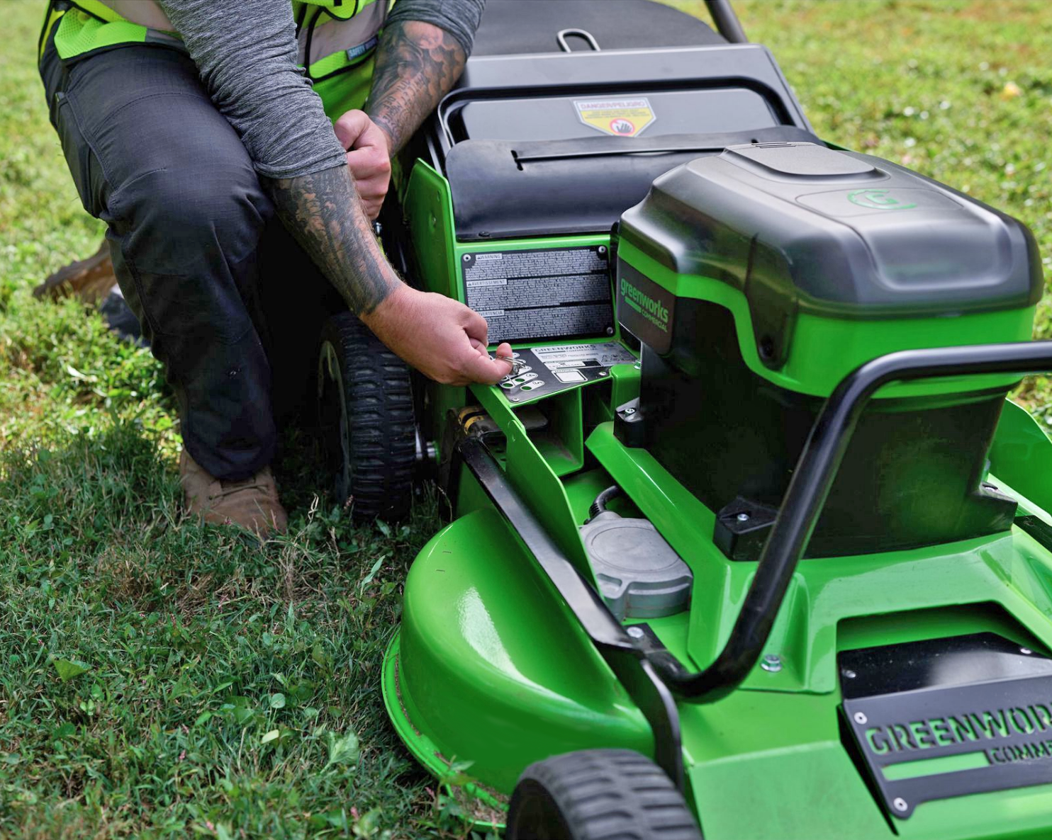 Газонокосилка самоходная 76 см, аккумуляторная Greenworks 82V 2519207, бесщеточная, без АКБ и ЗУ