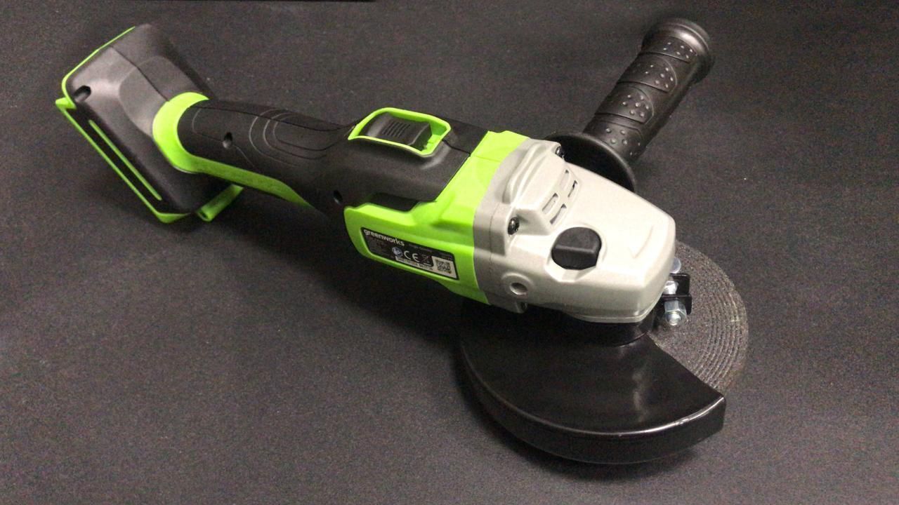 Угловая шлифмашинка (болгарка) 125 мм аккумуляторная Greenworks 24V GD24AG 3200207, бесщеточная, без АКБ и ЗУ