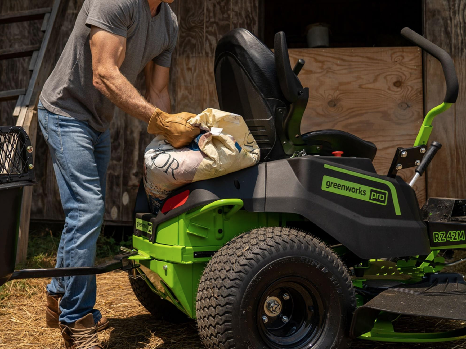 Газонокосилка аккумуляторная самоходная с сиденьем 107 см Greenworks Zero Turn CrossoverT GC82ZT107 82V 7404107, бесщеточная, без АКБ и ЗУ